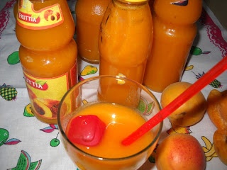 Фото для рецепта: Домашний абрикосовый сок