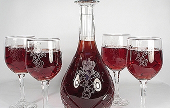 Фото для рецепта: Домашнее вино из вишневого варенья