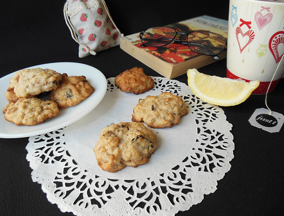 Фото для рецепта: Печенье с орехами и сухофруктами