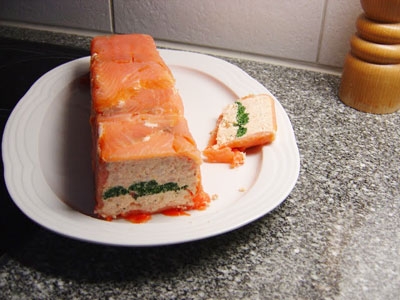 Фото для рецепта: Рыбный террин из лосося со шпинатом