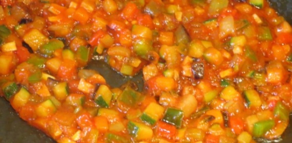Фото для рецепта: Овощное рагу с кабачками