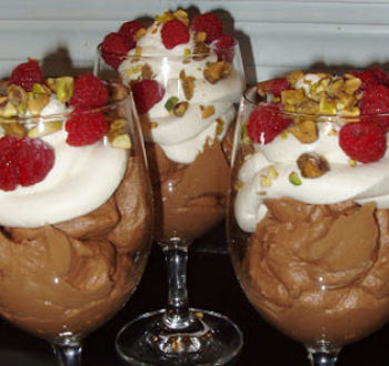 Фото для рецепта: Шоколадно-фруктовый десерт