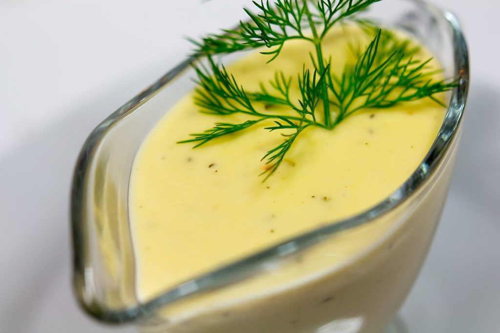 Фото для рецепта: Сырный соус к картофельному пюре